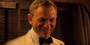 Ο Ντάνιελ Γκρεγκ ως Τζέιμς Μποντ