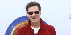 Ο Τζιμ Κάρεϊ καταφέρεται κατά του Fox News επειδή παραπλανά τους θεατές