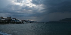 Κακοκαιρία σε παραθαλάσσιο μέρος