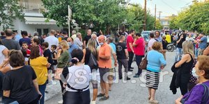 Κλειστή η Αθηνών-Λαμίας: Διαμαρτυρία κατοίκων στα Καμένα Βούρλα για τους μετανάστες