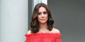 Η Κέιτ Μίντλετον με κόκκινο φόρεμα