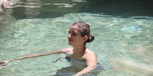 Μαρία Κίτσου σε πισίνα