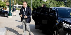 Ο Βασίλης Κόκκαλης έξω από το Ζάππειο