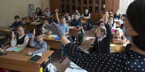 μαθητές σε τάξη στη Μόσχα