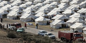 λευκες σκηνες καρα τεπέ