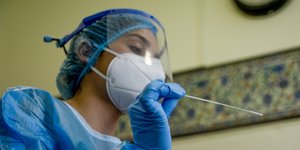 Η ανακοίνωση του ΕΟΔΥ για τα νέα κρούσματα κορωνοϊού