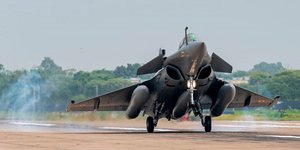 Μαχητικό αεροσκάφος Rafale κατά την απογείωση