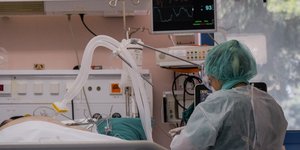 Κορωνοϊός: 310 νέα κρούσματα και 3 θάνατοι το τελευταίο 24ωρο -67 σε ΜΕΘ