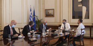 Συνάντηση του Πρωθυπουργού με ανώτατα στελέχη της Fraport και της Fraport Greece 