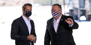 Μητσοτάκης και Πομπέο στην Σούδα με μάσκες
