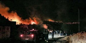 Η φωτιά καταστρέφει το ΚΥΤ στη Μόρια 