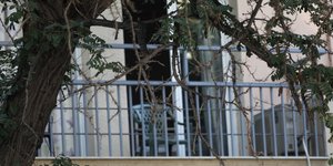 μπαλκόνι γκρι κάγκελα