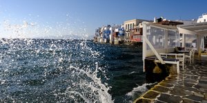 Κύμα στις ακτές της Μυκόνου