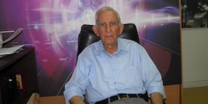Γιάννης Παγούνης σε καρεκλα