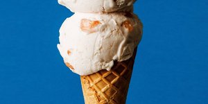 Χωνάκι με παγωτό από το Epik Gelato 