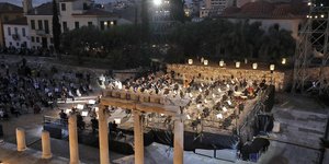 παρασταση στη ρωμαική αγορα