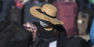 ψαθινο καπελο μασκα