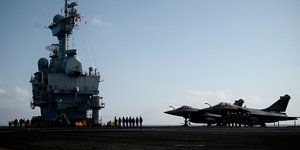 Γαλλικά μαχητικά Ραφάλ σε αεροπλανοφόρο