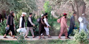 Ταλιμπάν αποχωρούν από τις φυλακές