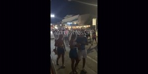 Ζάκυνθος: Εκατοντάδες τουρίστες χωρίς μάσκα στο Λαγανά -Αδιαφορούν για τα μέτρα 