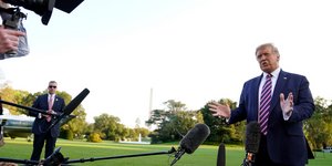 Ο Ντόναλντ Τραμπ κάνει δηλώσεις