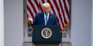 Ο Ντόναλντ Τραμπ κάνει δηλώσεις στα ΜΜΕ