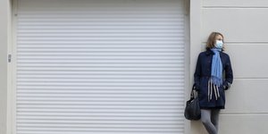 Τσεχία, γυναίκα με μάσκα