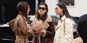 γυναίκες με παλτό στην εβδομάδα μόδας