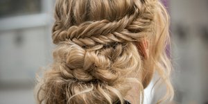 Χτένισμα με πλεξίδες