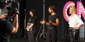 Ο Γιώργος Καράβας με τις Ζενεβιέβ και Βίκυ Καγιά στην πρώτη φωτογράφηση για το GNTM 3