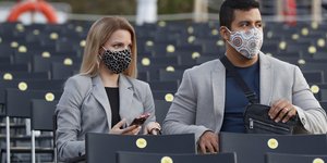 ζευγαρι περιτεχνες μασκες