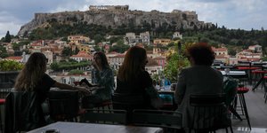 Καφετέρια με θέα την Ακρόπολη