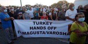 Διαδήλωση Ελληνοκυπρίων κατά της απόφασης για μερικό άνοιγμα των Βαρωσίων 