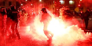 Συγκρούσεις ακροδεξιών-αστυνομίας στη Ρώμη για την απαγόρευση της κυκλοφορίας