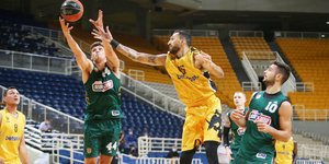 Φάση από το ματς ΑΕΚ-Παναθηναϊκός