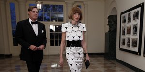 Η Άννα Γουίντουρ με τον σύντροφό της Σέλμπι Μπράιαν στον Λευκό Οίκο