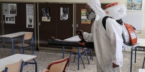 απολυμανση σε θρανία