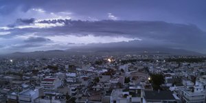 Σύννεφα πάνω από την Αθήνα