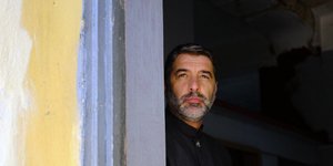 Ο ηθοποιός Βασίλης Μπισμπίκης μπαίνει στις «Άγριες Μέλισσες»