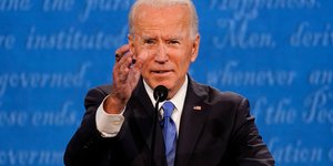 Ο Τζο Μπάιντεν μιλάει στο ντιμπέιτ