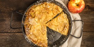 Συνταγή για κέικ στο τηγάνι με μήλο