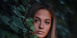 Η Κλόντια Κόνγουεϊ σε μια φωτογραφία της στο Instagram