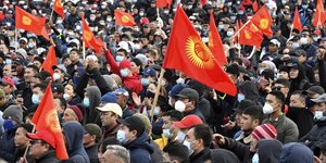 Διαδηλώσεις και ένταση στο Κιργιστάν