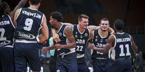 Οι παίκτες της Ντιζόν πανηγυρίζουν