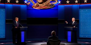 Ο Ντόναλντ Τραμπ με τον Τζο Μπάιντεν