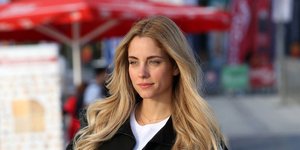 Η Δούκισσα Νομικού με κολάν μαύρο