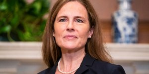 Η Εϊμι Κονεϊ Μπάρετ