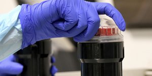 Στα τέλη Μαρτίου αναμένεται να κυκλοφορήσει ευρέως το εμβόλιο κατά του κορωνοϊού της Moderna