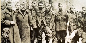 φανταροι αγκαλια 