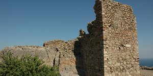 γκρεμισμενος πυργος